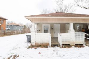 featured image of 219 N Rosedale Ave