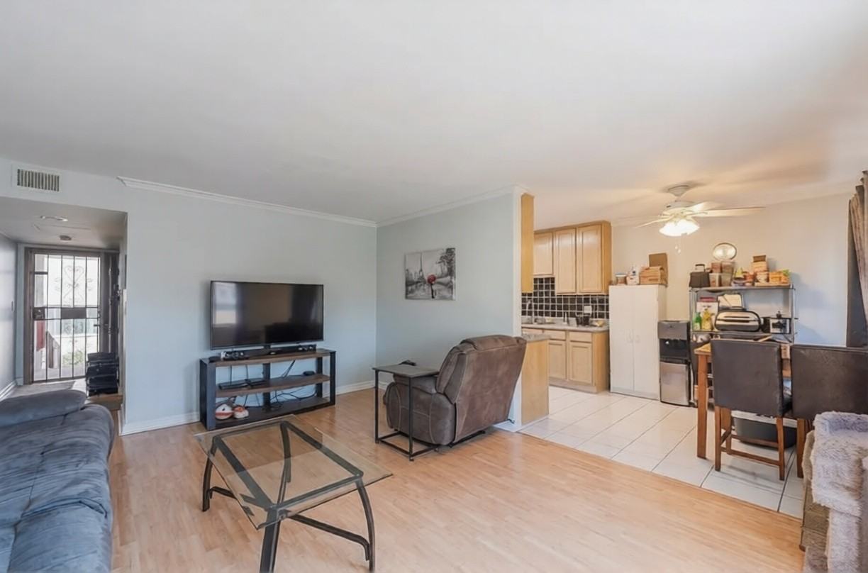 8710 Belford Ave - Photo 6 of 13