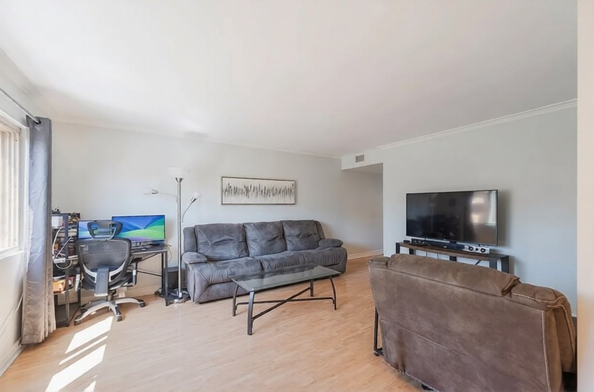 8710 Belford Ave - Photo 7 of 13