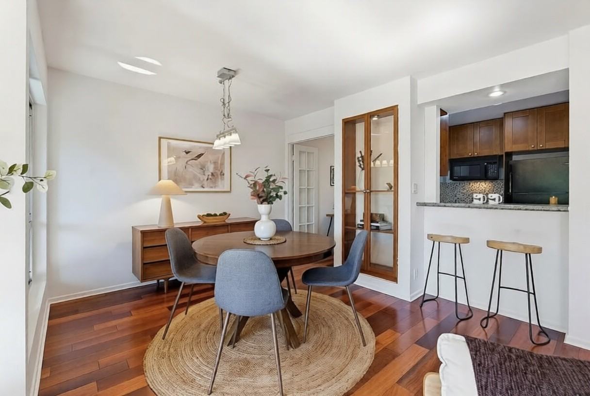 6275 Canterbury Dr - Photo 3 of 17