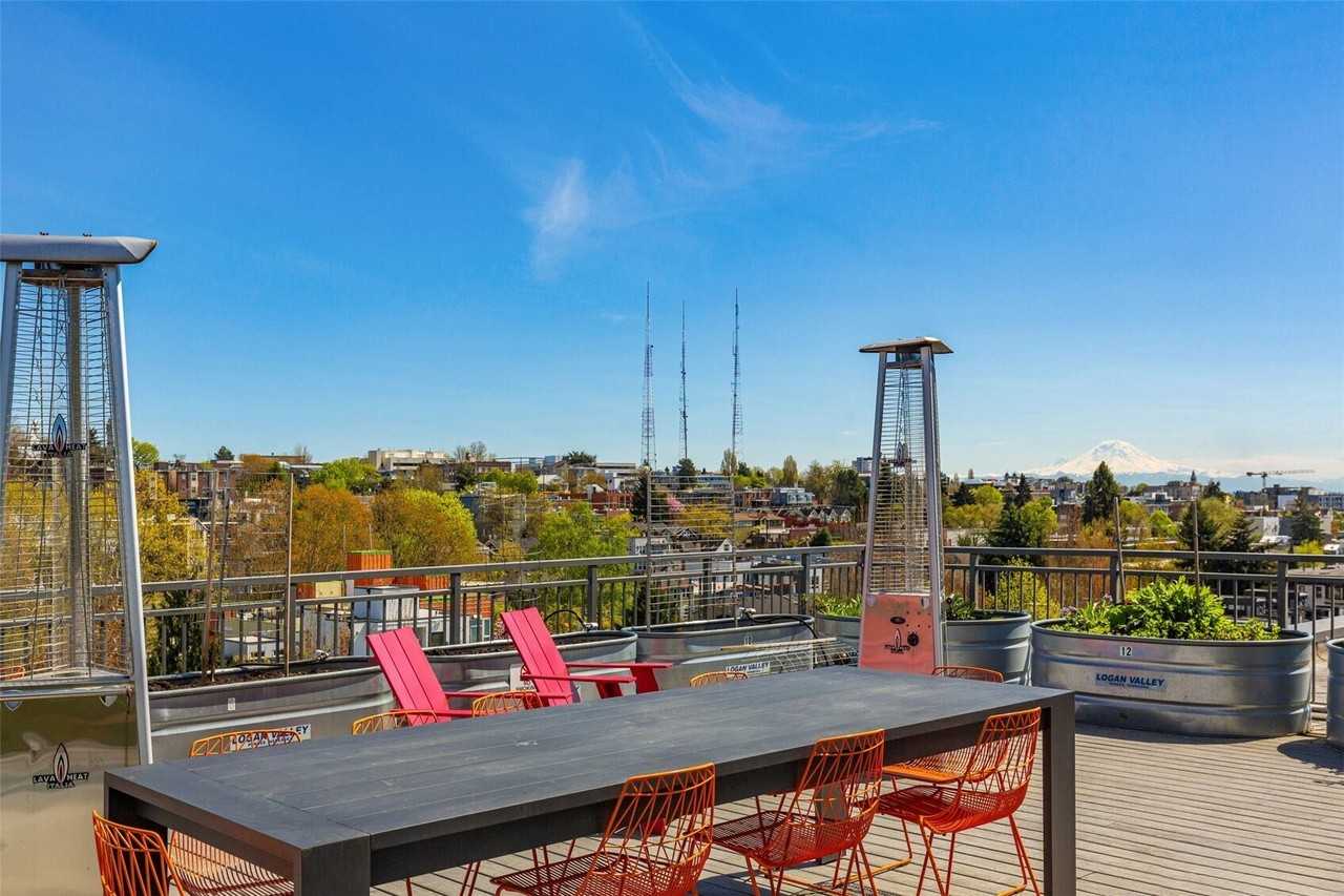 530 Broadway E - Photo 2 of 14