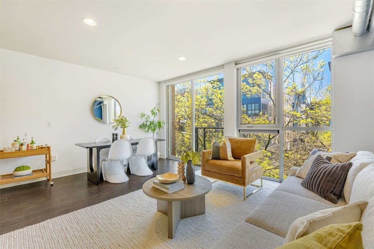 530 Broadway E - Photo 5 of 14