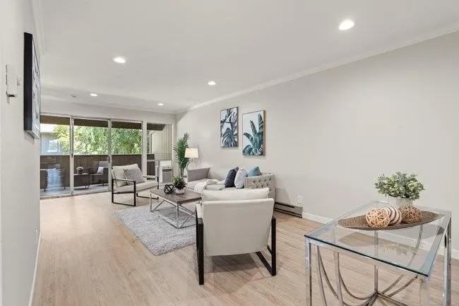 151 Buckingham Dr - Photo 2 of 16