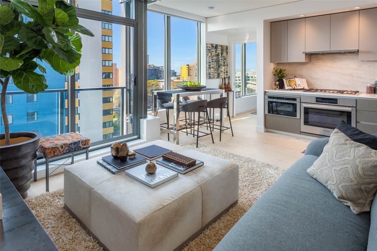 2510 6Th Ave - Photo 3 of 21