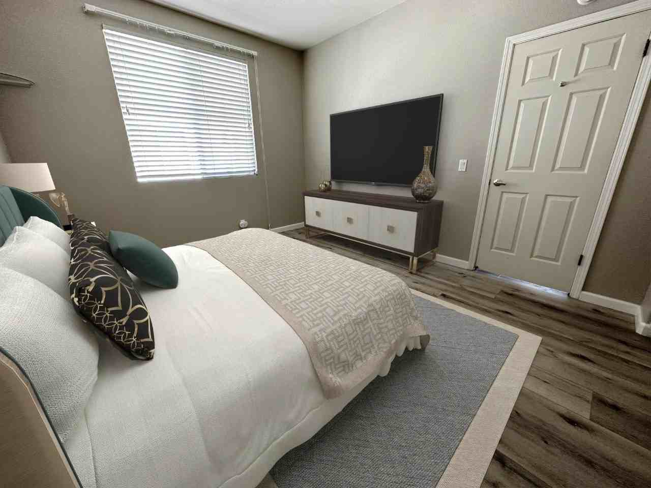 435 Milan Dr - Photo 7 of 16