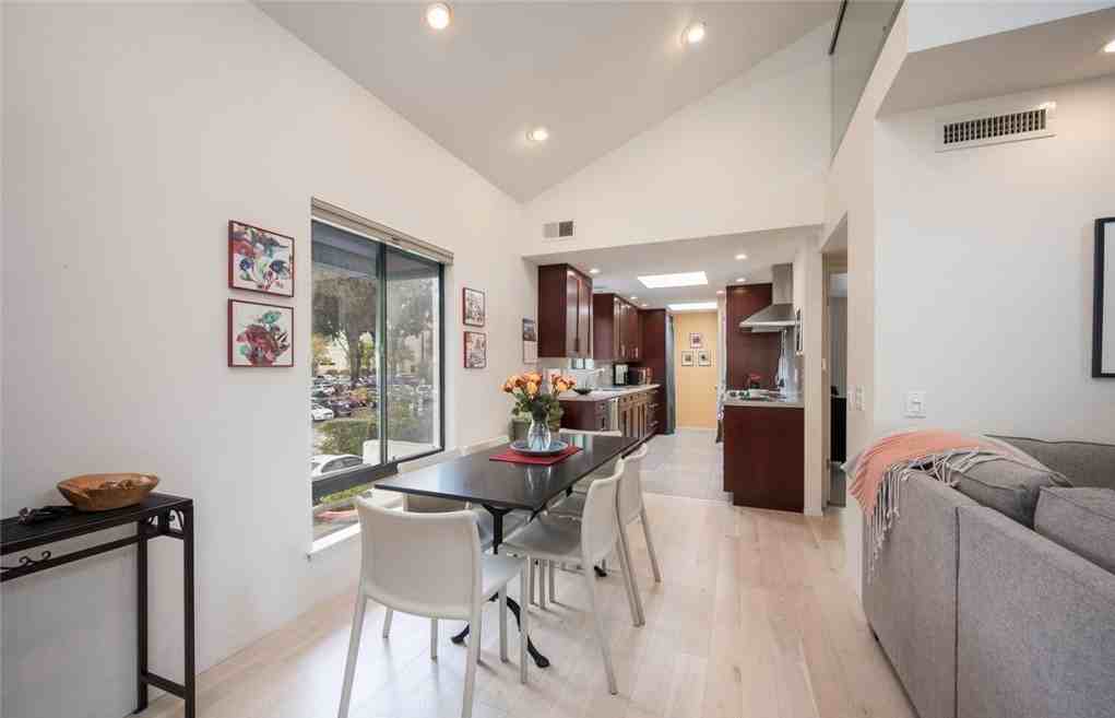 1260 Ella St - Photo 6 of 16