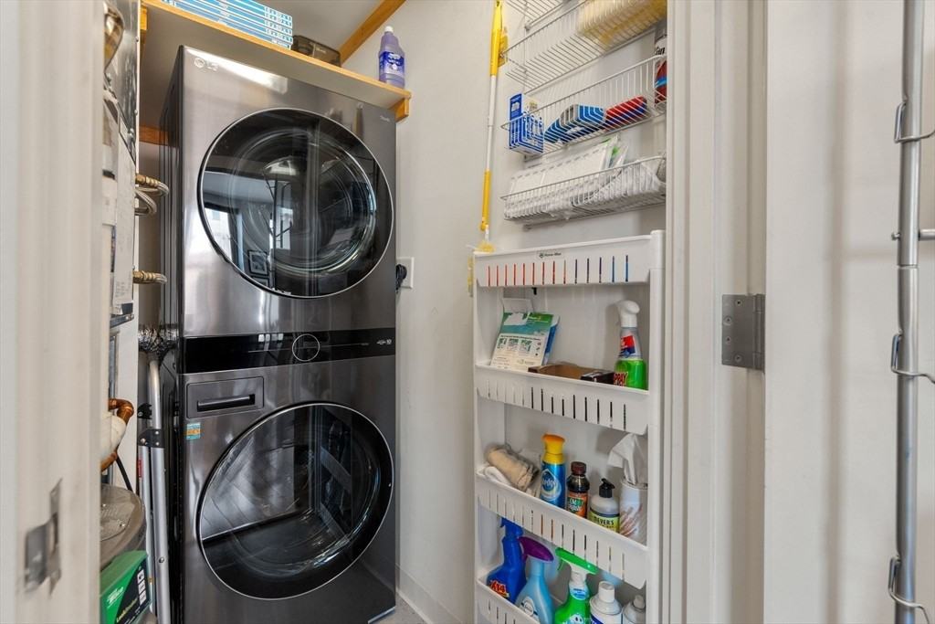 181 Essex St - Photo 6 of 14