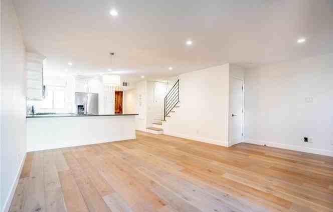 10926 Bluffside Dr - Photo 6 of 15