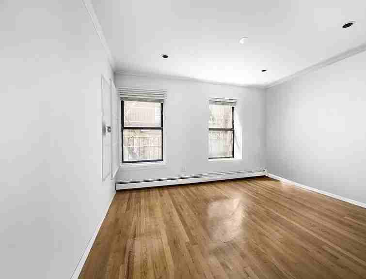 4 W 109th St #1F - Photo 3 of 7