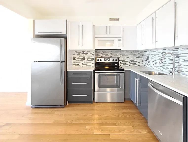 5205 Queens Blvd #9E - Photo 2 of 9