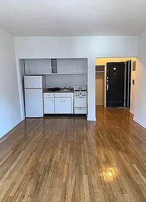 184 2nd Ave #3A - Photo 2 of 10