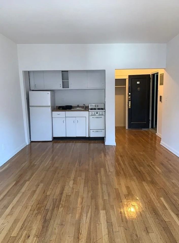 184 2nd Ave #3A - Photo 7 of 10