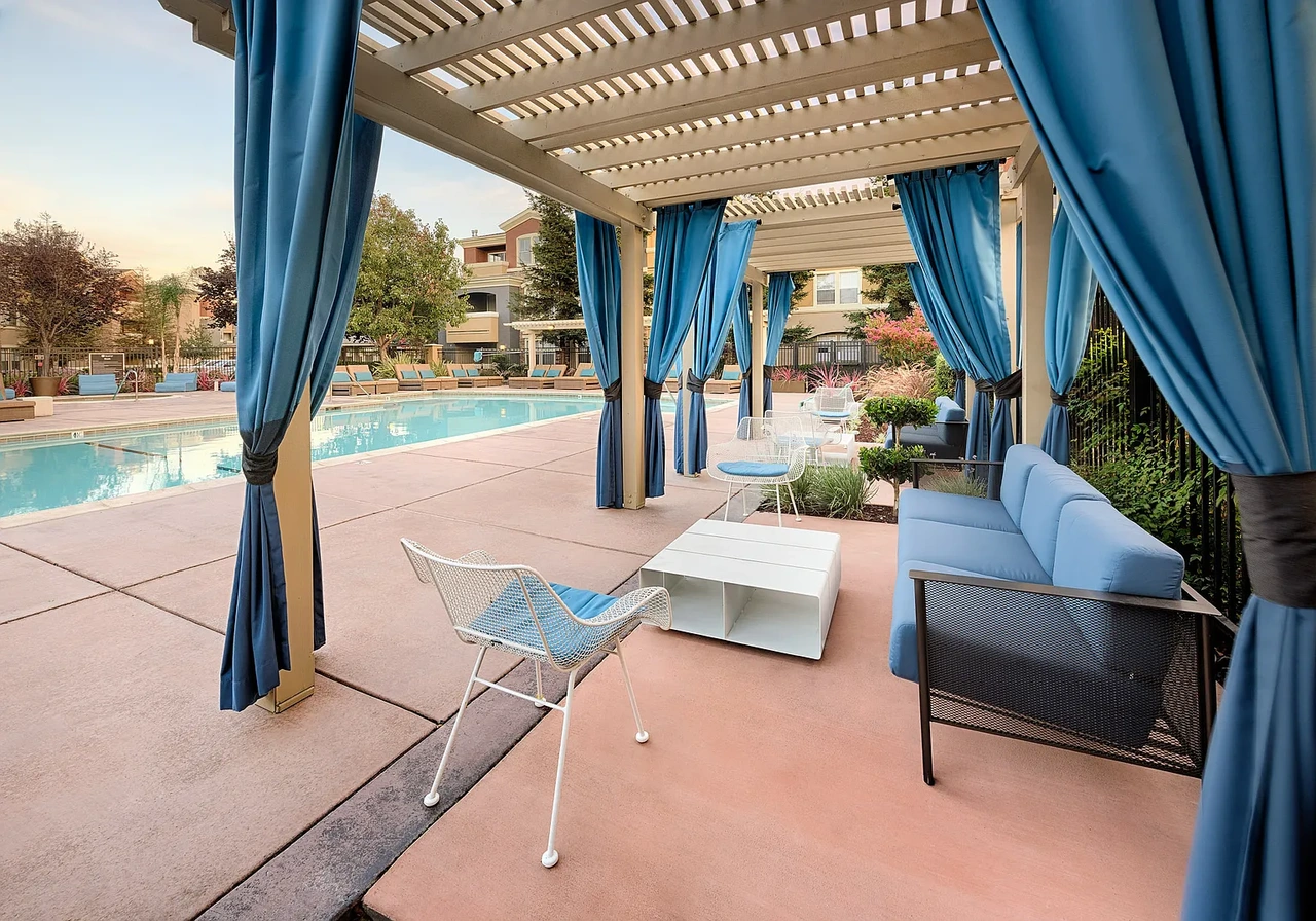 6233 Dougherty Rd - Photo 6 of 19