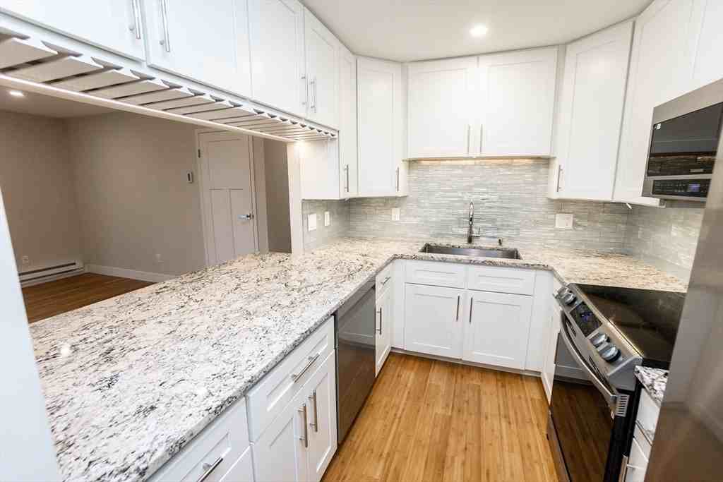 31 Hamlin Ln - Photo 7 of 9