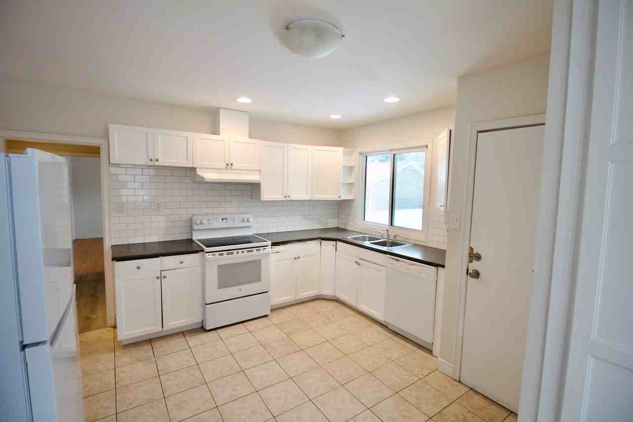 10524 75 St Nw - Photo 3 of 18