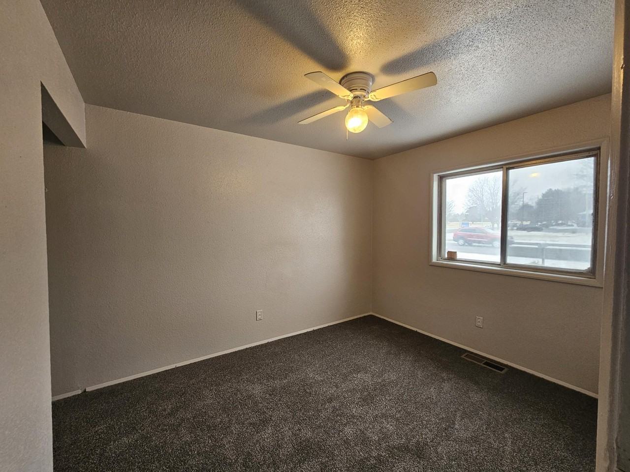 1114 35th Ave - Photo 5 of 12