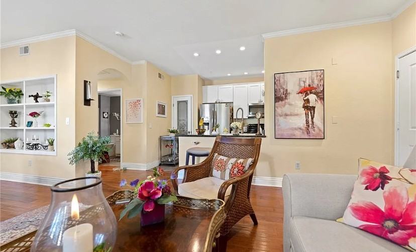 22681 Oakgrove - Photo 2 of 15