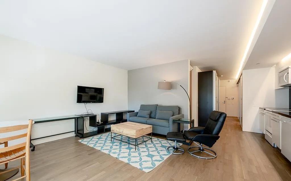 2000 Ellis St #201 - Photo 3 of 10