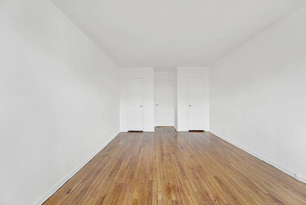 8808 151St Ave - Photo 7 of 8