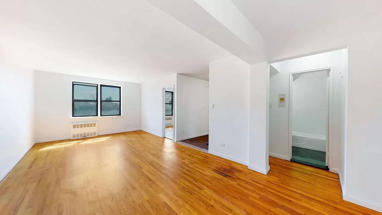 2640 Marion Ave #5D - Photo 3 of 6