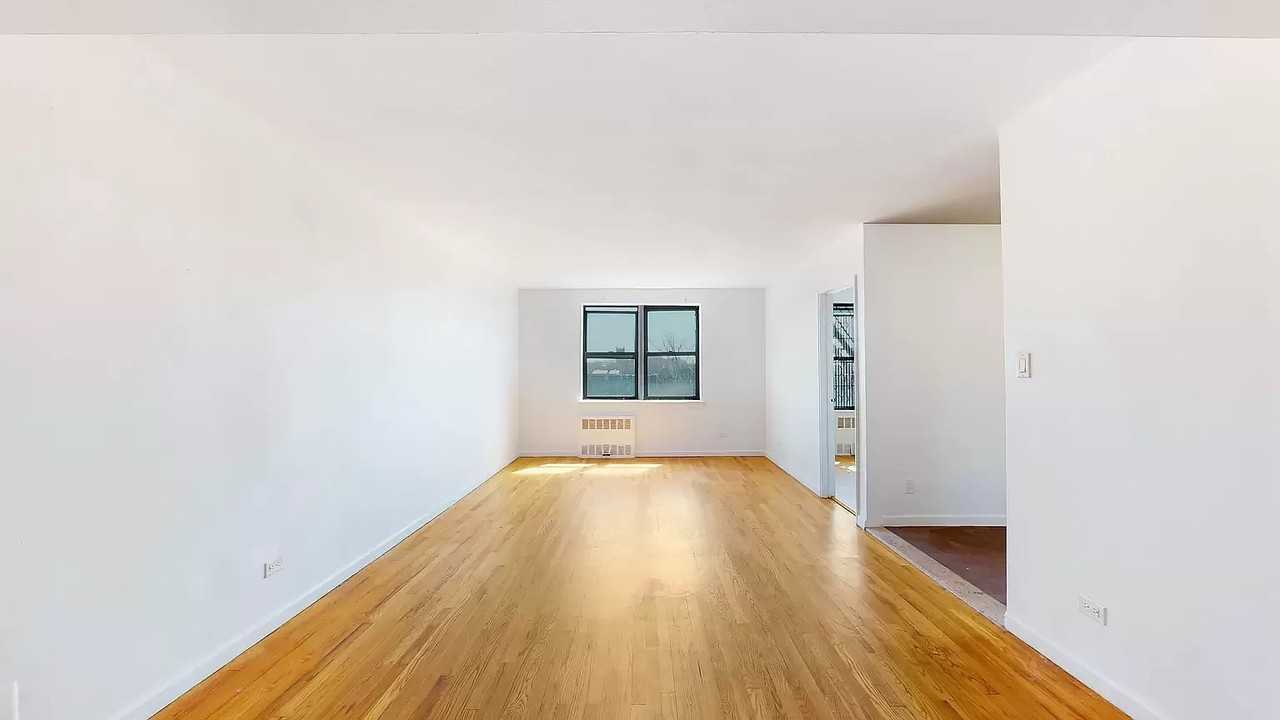 2640 Marion Ave #5D - Photo 4 of 6