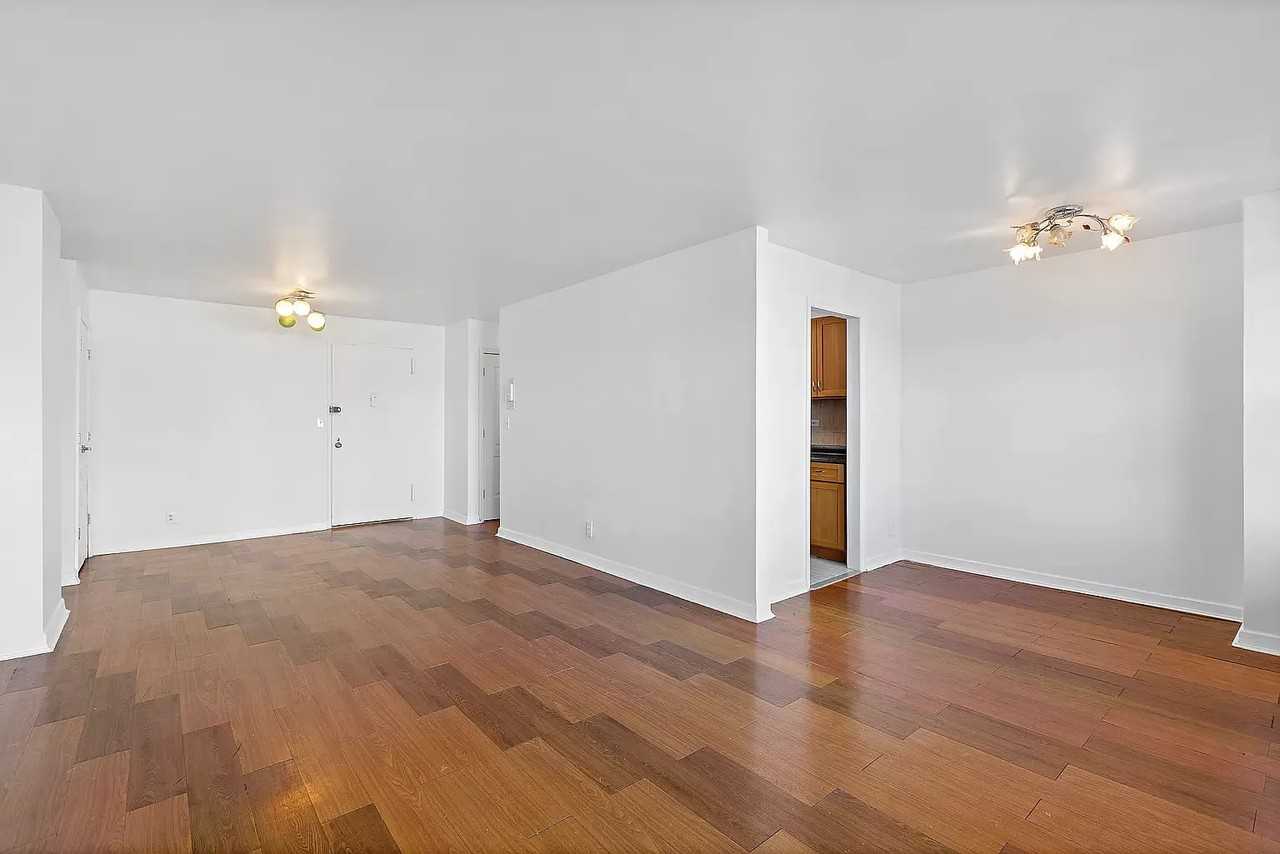 2650 Ocean Pkwy #3L - Photo 5 of 8