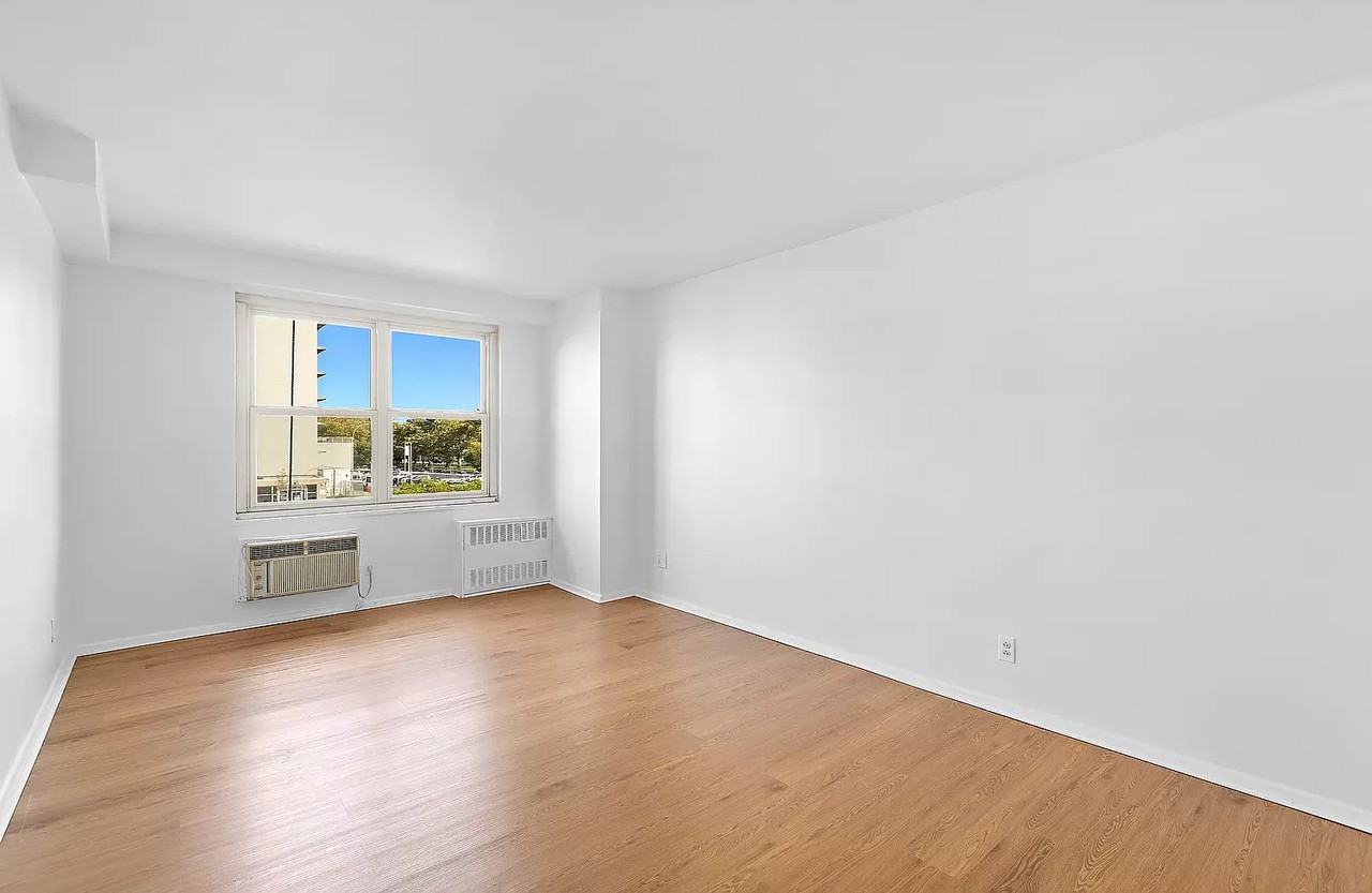 2650 Ocean Pkwy #3L - Photo 7 of 8