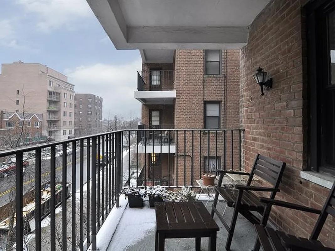 3635 Johnson Ave - Photo 4 of 9