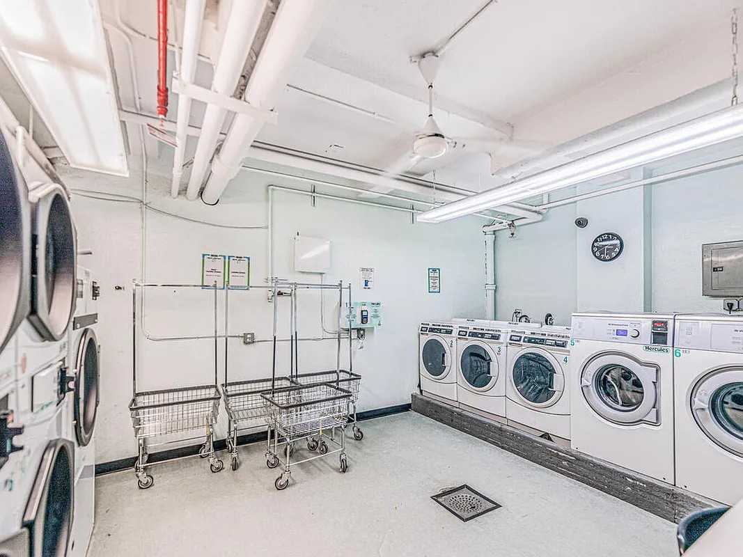 3635 Johnson Ave - Photo 5 of 9