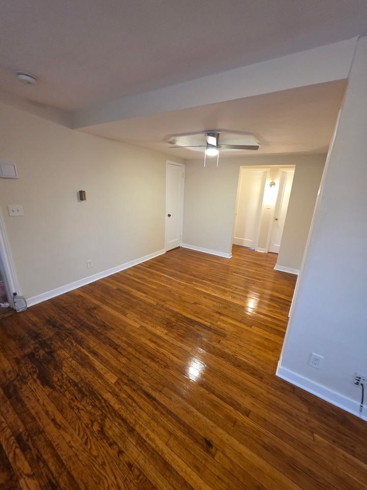 104 S Oak St #1 - Photo 6 of 11