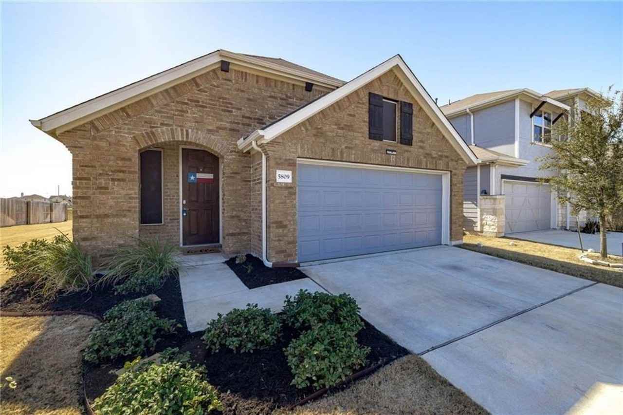 5809 Urbano Bnd - Photo 2 of 23