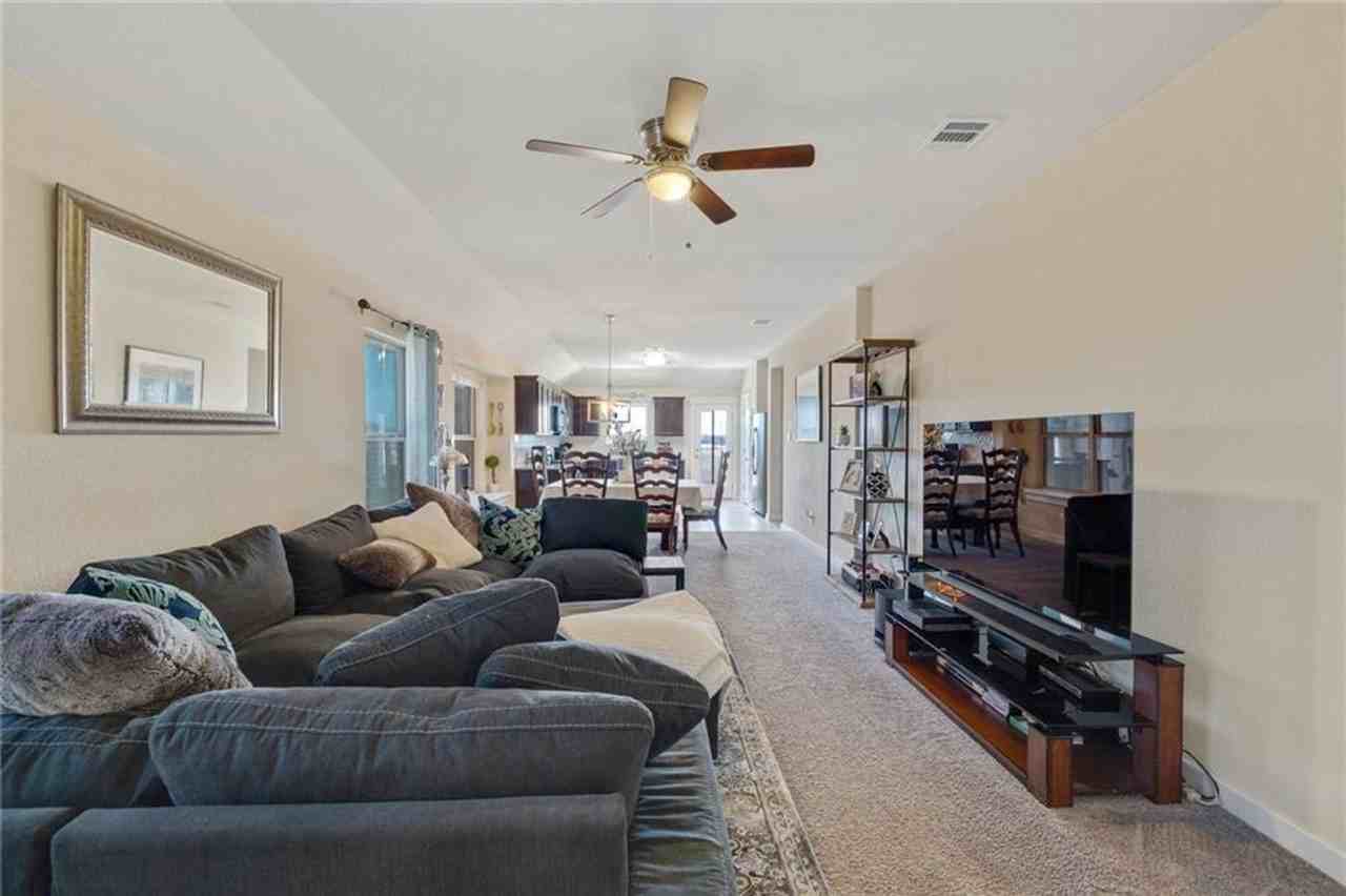 5809 Urbano Bnd - Photo 7 of 23