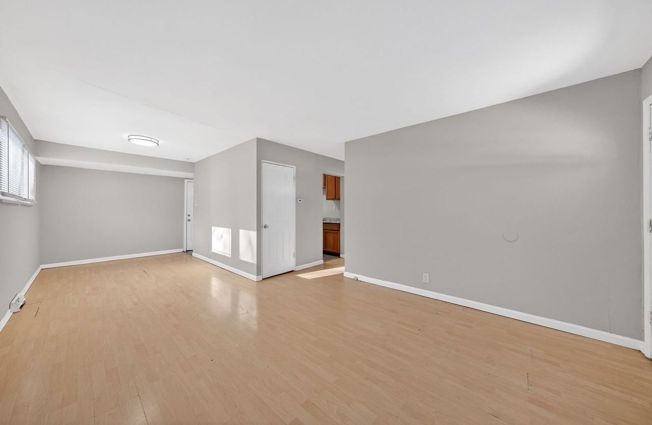 146 Grampian Rd - Photo 5 of 26