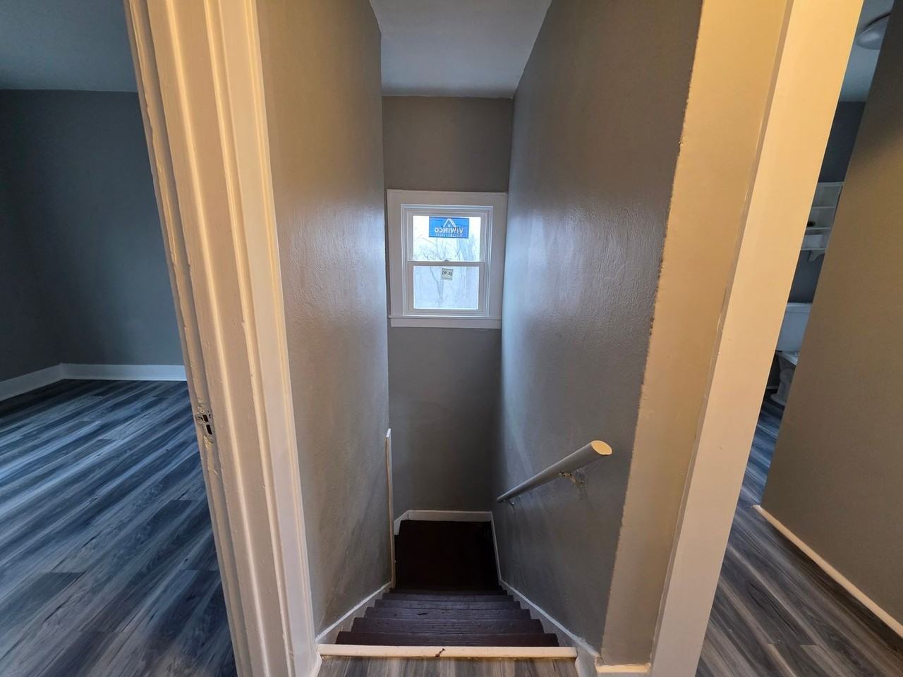 1212 Queensbury St - Photo 4 of 18