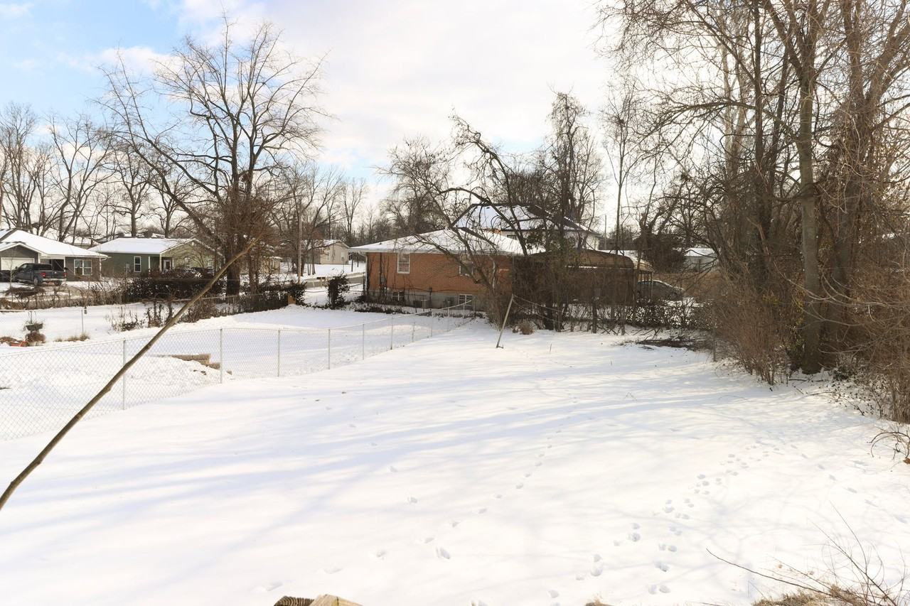 204 W Sexton Rd - Photo 5 of 22