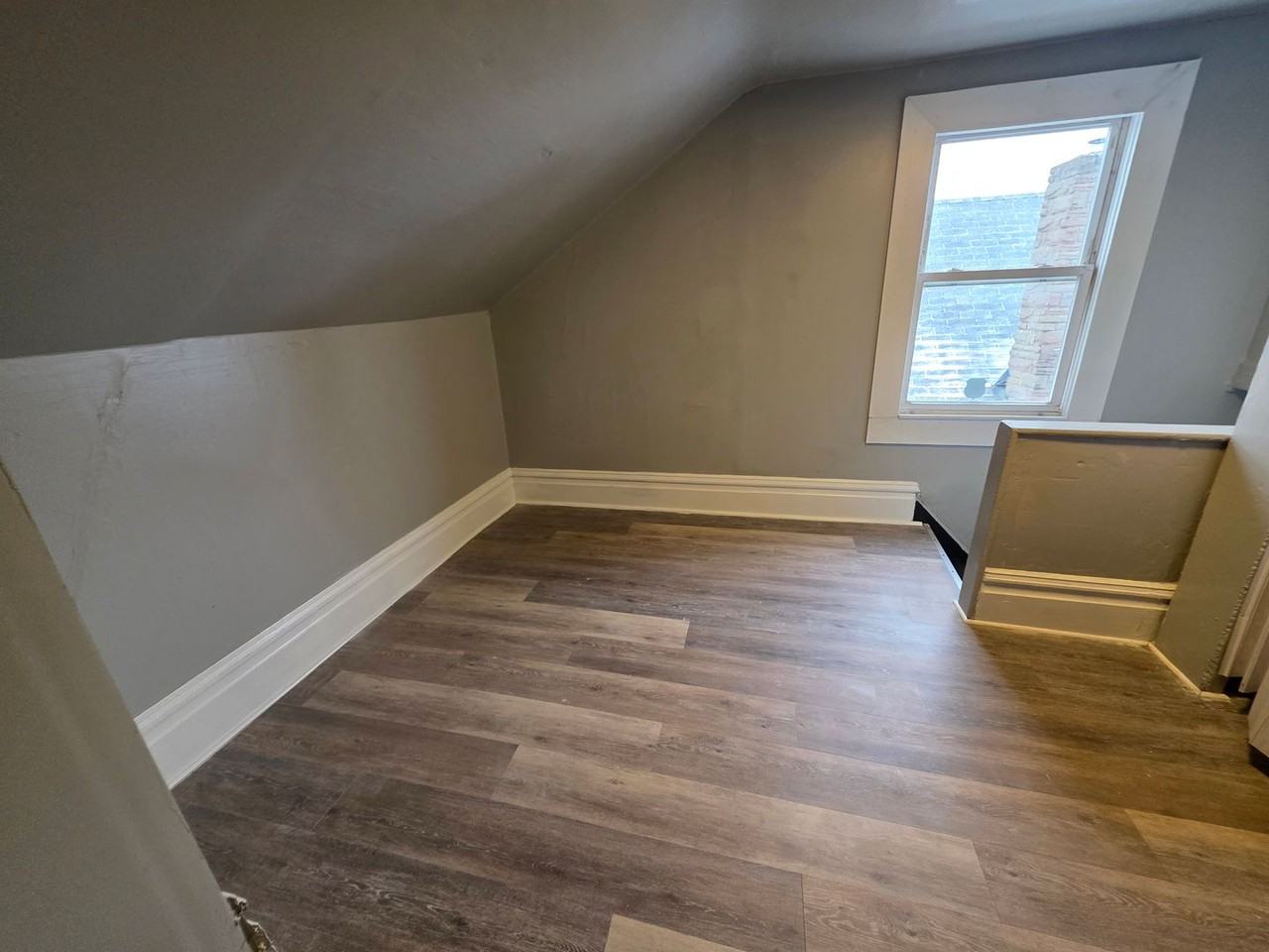 1123 Amanda St #2 - Photo 3 of 9