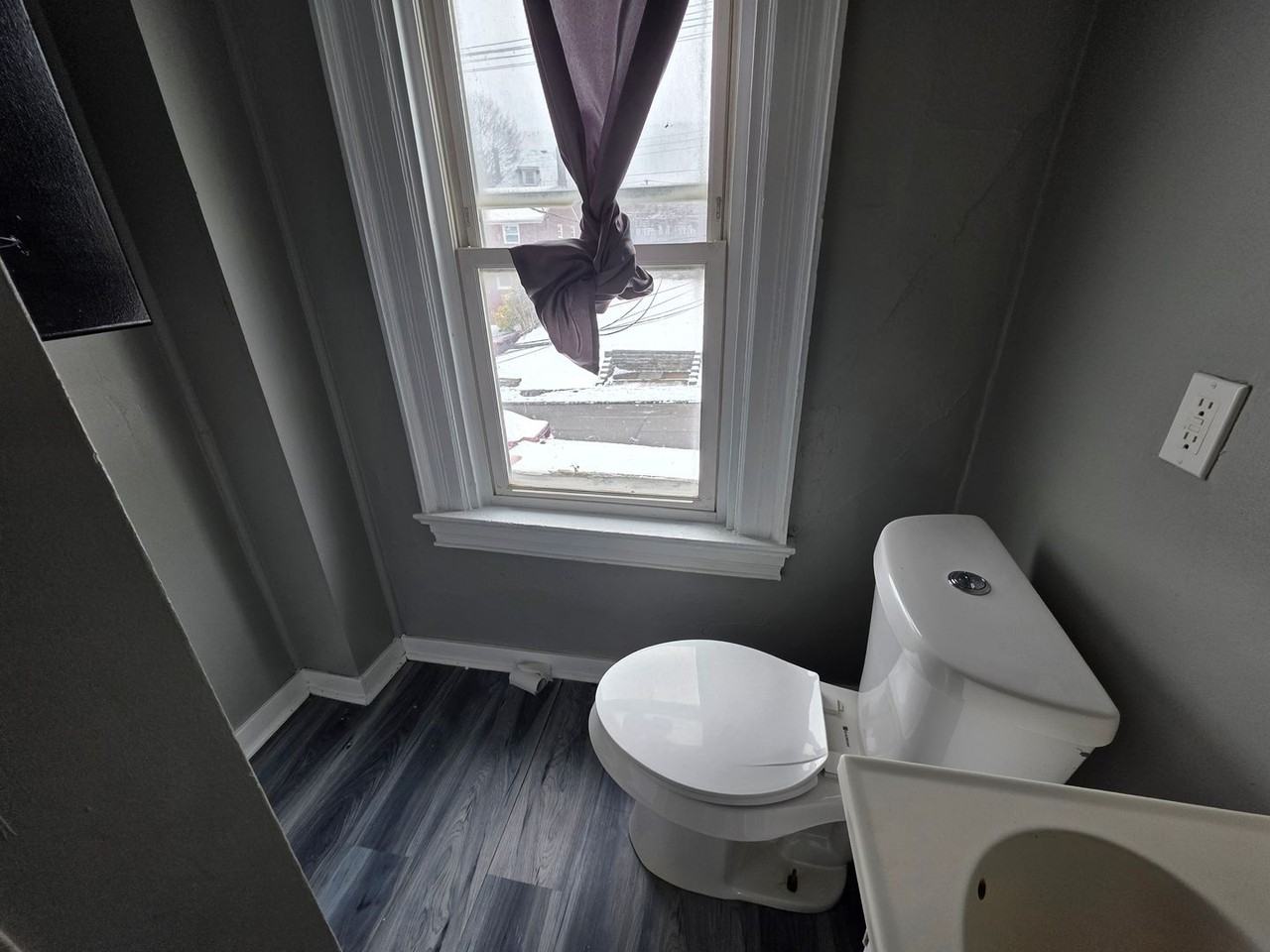 1123 Amanda St #2 - Photo 4 of 9