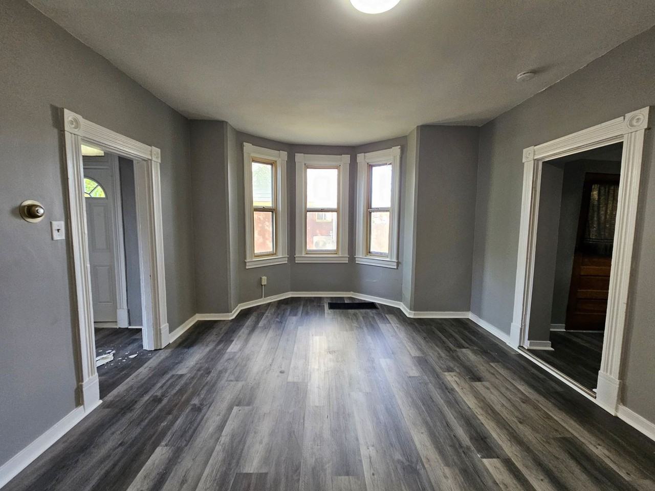 40 Grape St - Photo 4 of 13