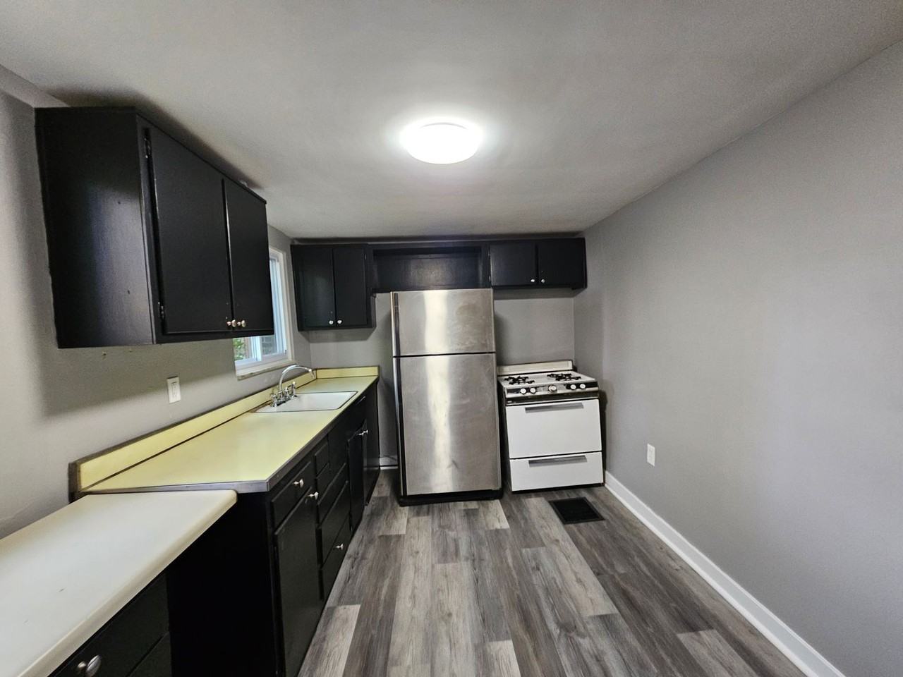 40 Grape St - Photo 7 of 13