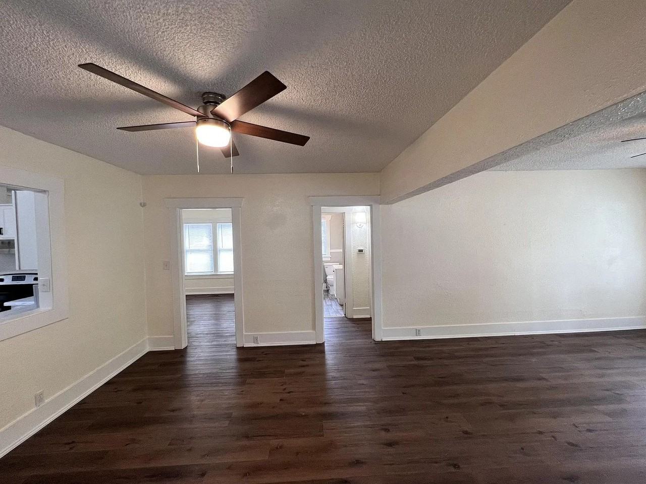 1102 San Francisco Ave Ne - Photo 7 of 34