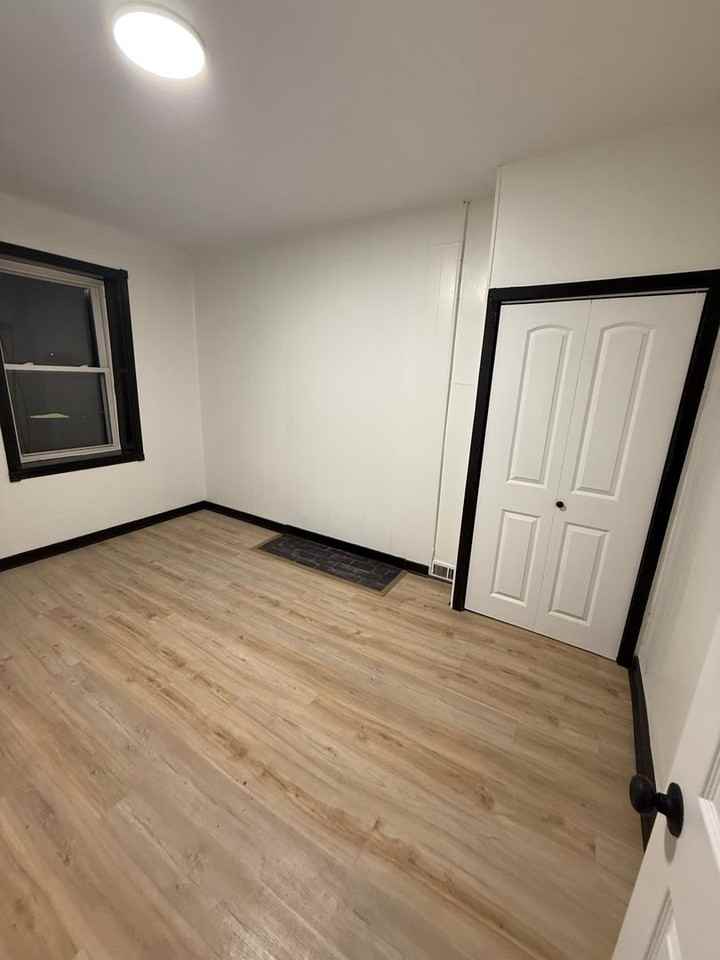 7 Roscoe St - Photo 6 of 32