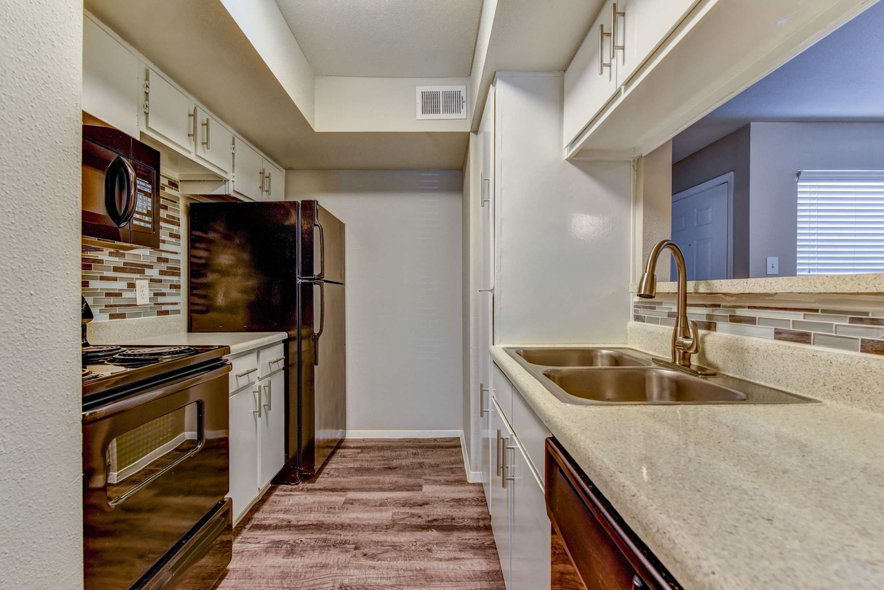 Candleridge Park Apartments - Photo 3 of 13