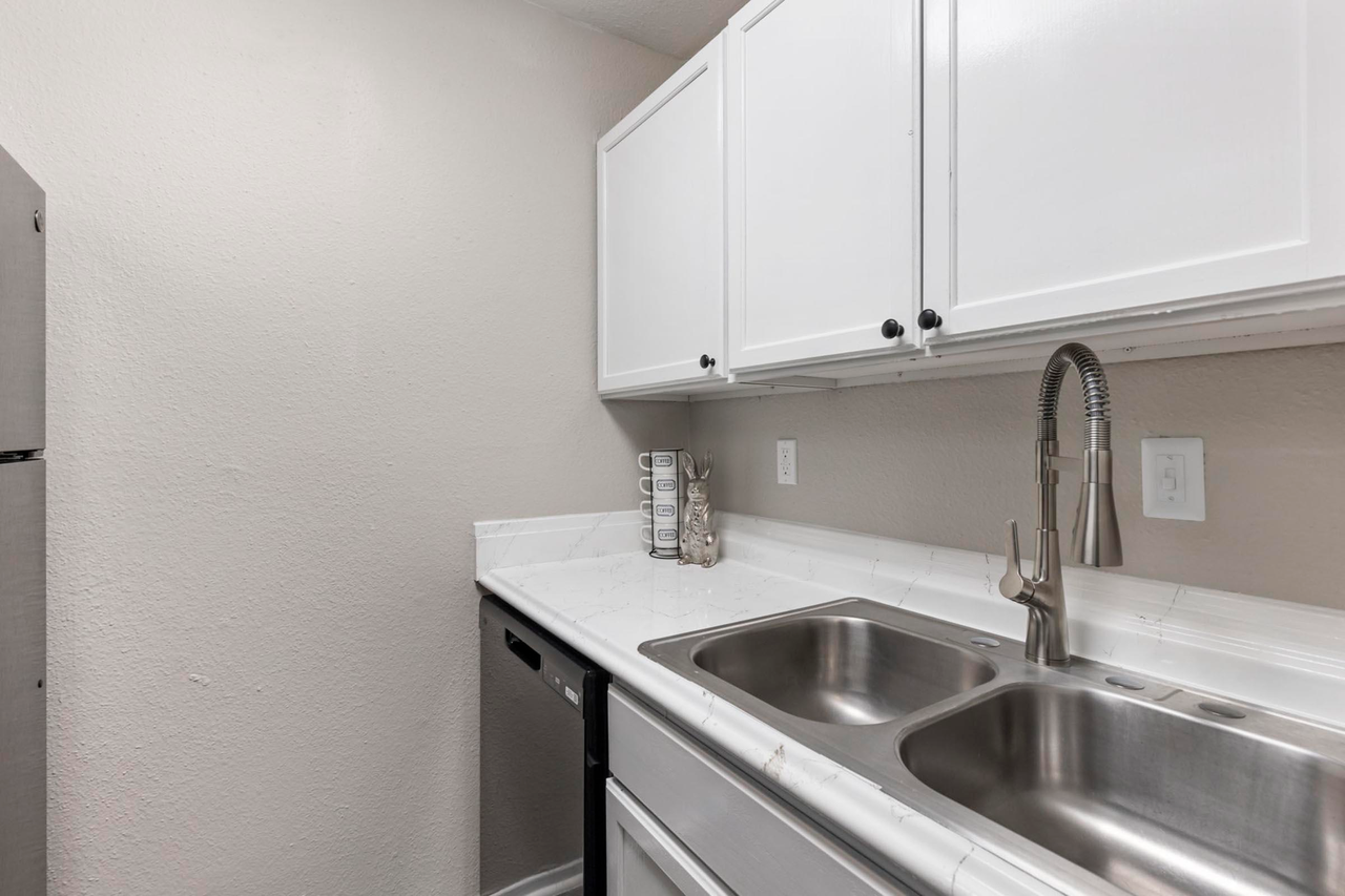 Pines at Humble Park - Photo 7 of 34