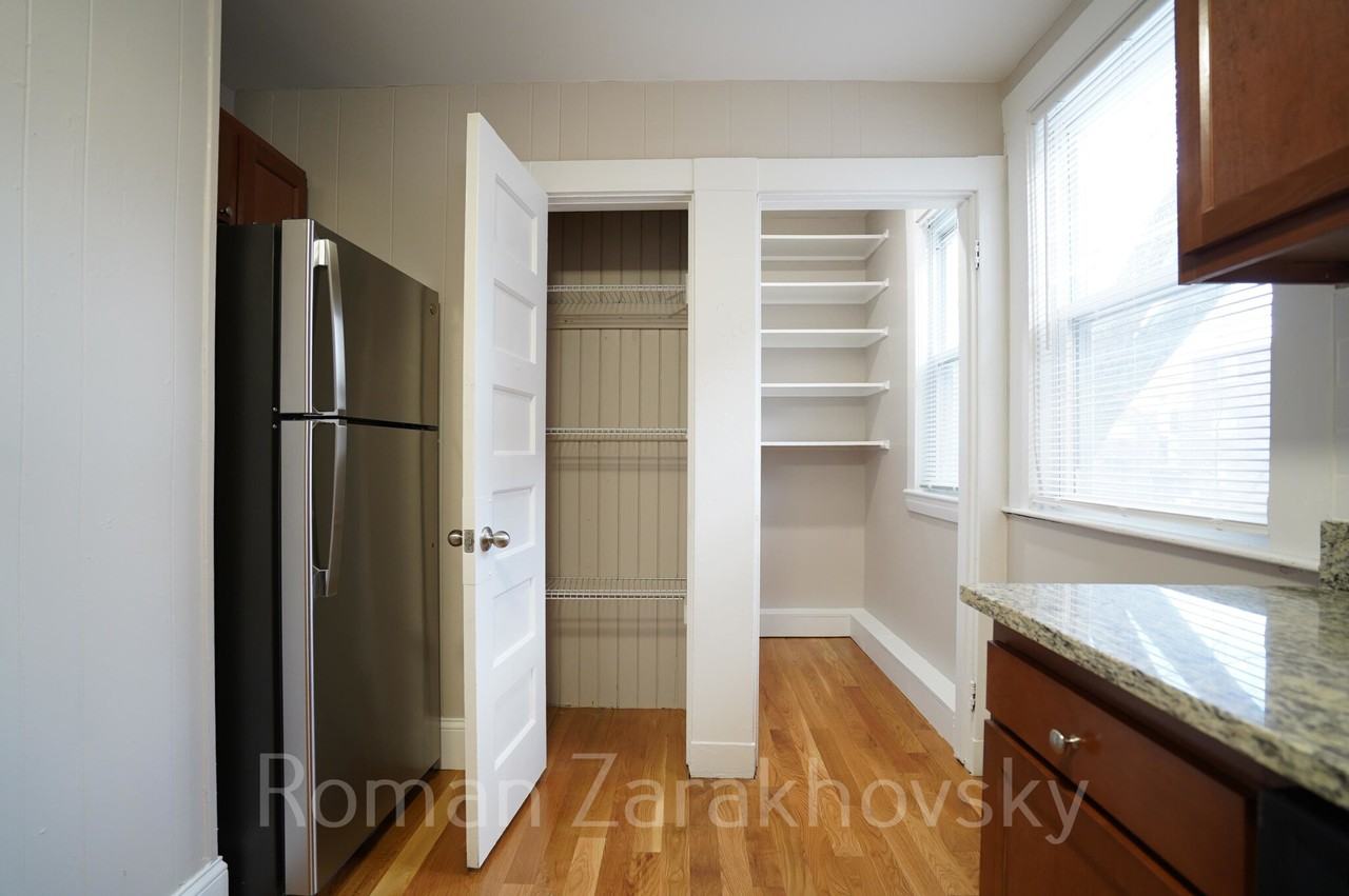 8 Ashford Ct #3 - Photo 4 of 29