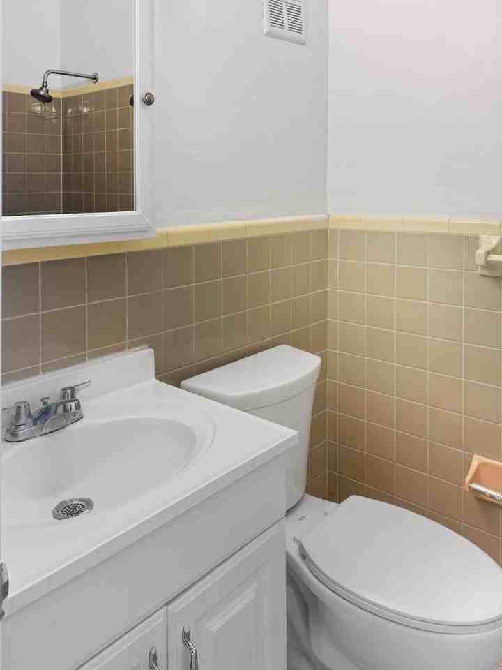 1560 Northwest 15th Street Road - Photo 5 of 10