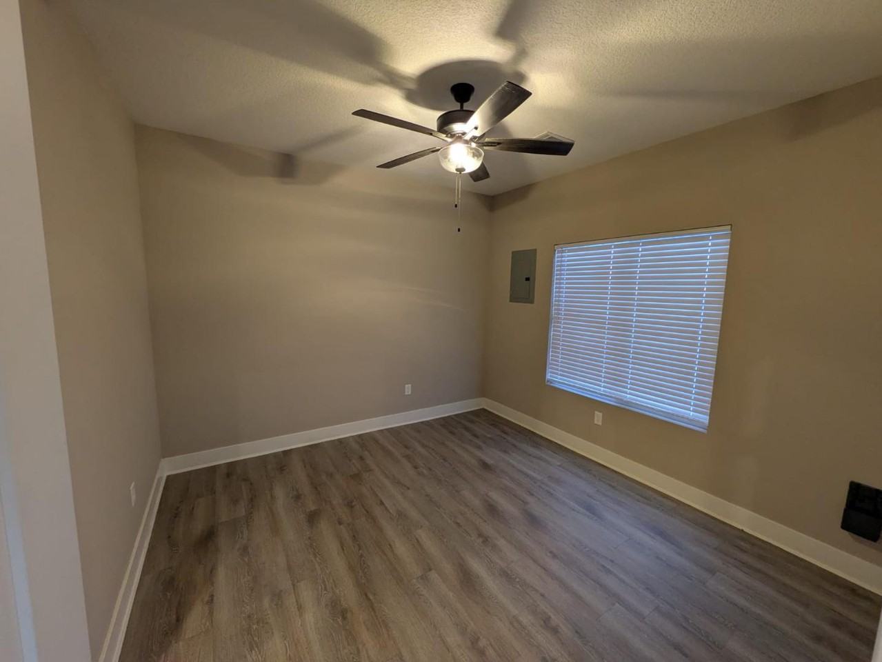 5224 N Cypress Cir - Photo 7 of 20