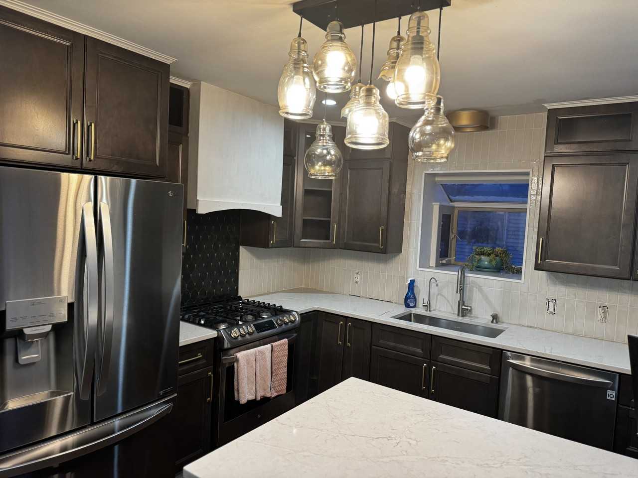 608 Montrose Ave #NA - Photo 5 of 21