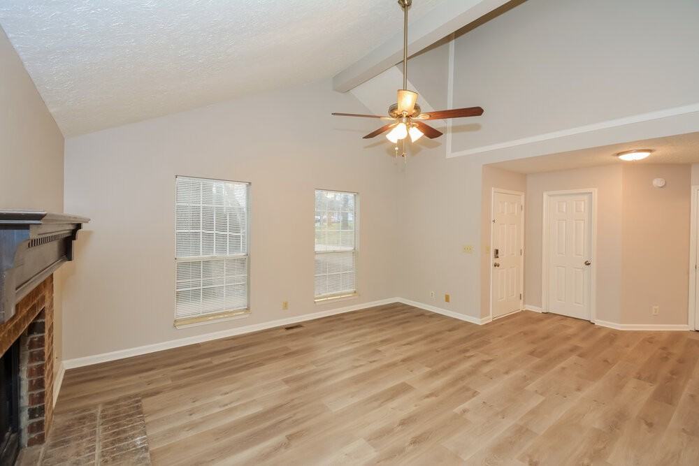 837 Rocky Mountain Pkwy - Photo 6 of 18