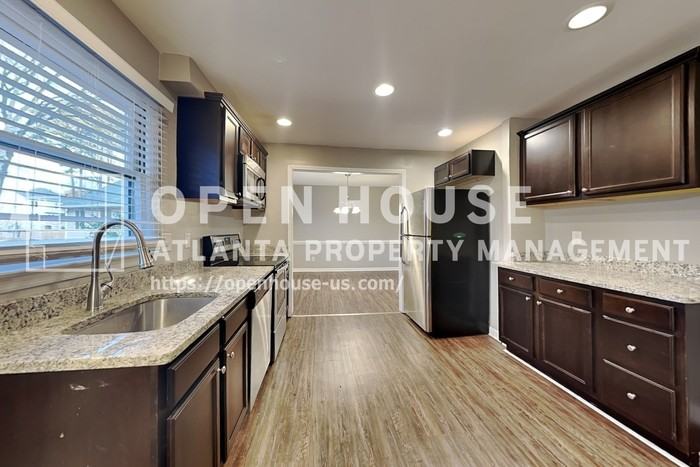 795 Whitehall Way - Photo 6 of 22