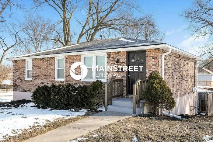 11515 N Charlotte St - Photo 2 of 18